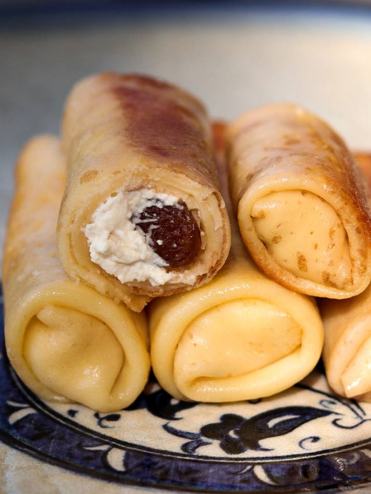 Млинці з кисломолочним сиром і родзинками