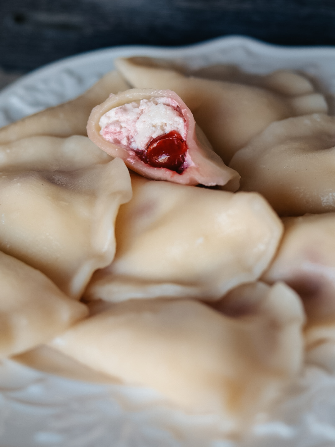 Vareniki cu brânză dulce și vișine